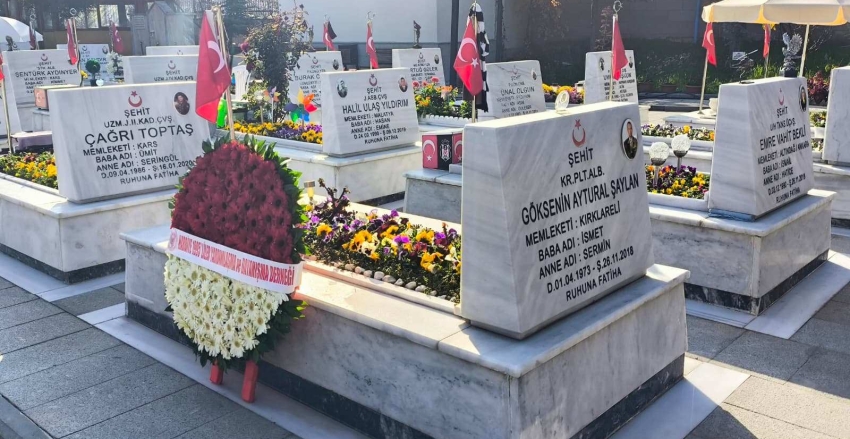 Şehit Devre Arkadaşımız Kr. Plt. Alb. Göksenin Aytural ŞAYLAN'ın Şehadetinin Yıl Dönümünde Kabri Başında Anılması. 